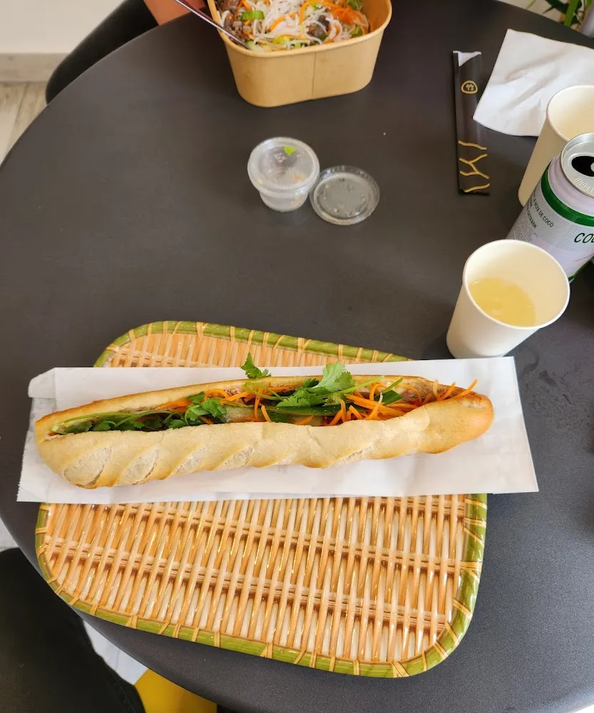 Bánh Mì Thịt Đặc Biệt